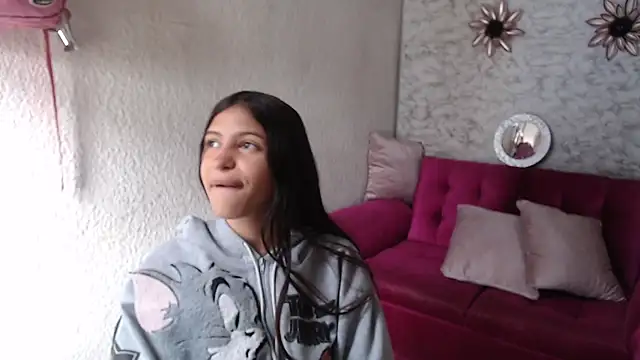 Evagirl69 online show from 05/13/26, 12:23
