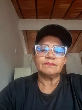Snapshot of Vickysweeeettt chatting on 06/16/26, 06:19 Vickysweeeettt online show from 06/16/26, 06:19