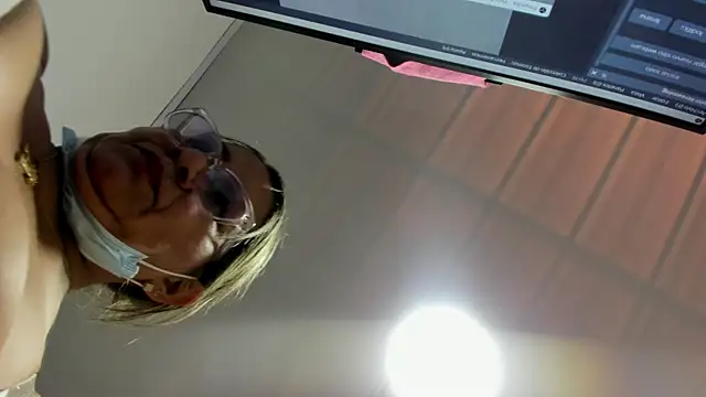 Vickysweeeettt online show from 10/04/25, 08:21