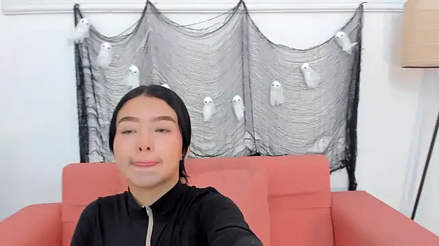 Snapshot of scarletross_ chatting on 10/10/25, 11:22 scarletross  online show from 10/10/25, 11:22