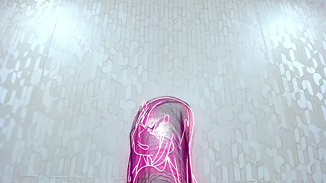 Snapshot of scarletross_ chatting on 10/31/25, 12:13 scarletross  online show from 10/31/25, 12:13