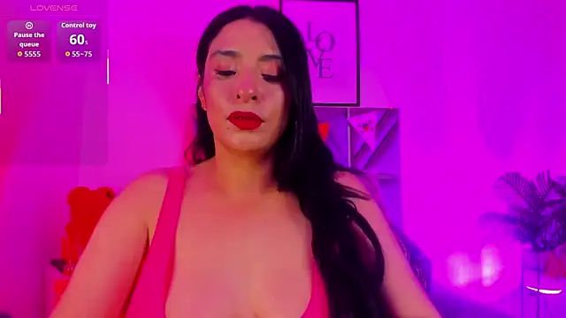 Snapshot of AlombraMorris chatting on 07/11/26, 11:32 AlombraMorris online show from 07/11/26, 11:32