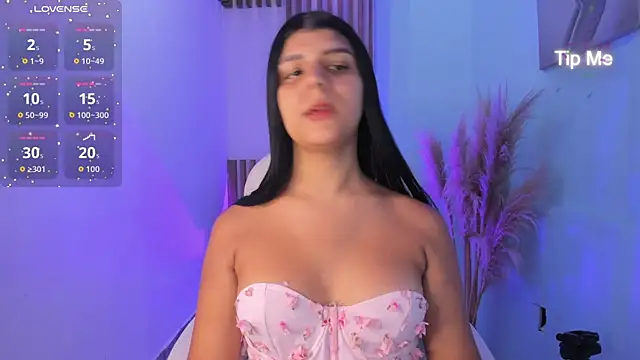 Snapshot of PauliinaBelle_ chatting on 11/06/25, 12:53 PauliinaBelle online show from 11/06/25, 12:53