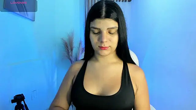 Snapshot of PauliinaBelle_ chatting on 01/08/26, 01:17 PauliinaBelle online show from 01/08/26, 01:17