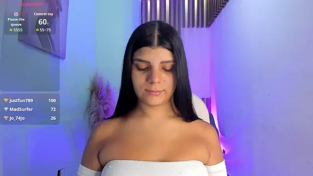 Snapshot of PauliinaBelle_ chatting on 11/13/25, 12:31 PauliinaBelle online show from 11/13/25, 12:31