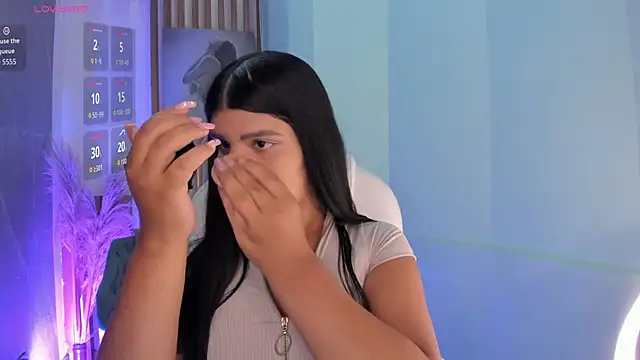 Snapshot of PauliinaBelle_ chatting on 04/13/26, 01:15 PauliinaBelle online show from 04/13/26, 01:15