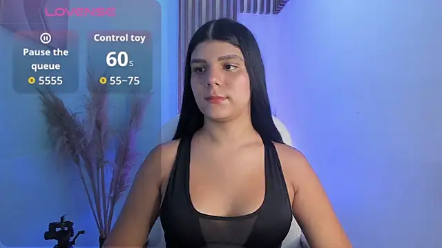 Snapshot of PauliinaBelle_ chatting on 10/31/25, 01:19 PauliinaBelle online show from 10/31/25, 01:19