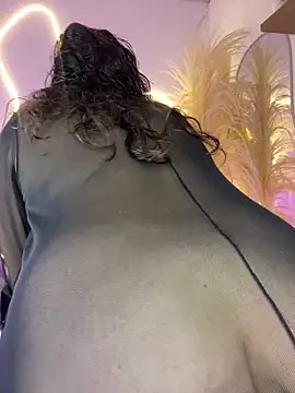 Snapshot of Zoe_Serrat chatting on 09/26/25, 12:56 Zoe Serrat online show from 09/26/25, 12:56