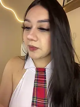 Snapshot of Zoe_Serrat chatting on 12/14/25, 01:39 Zoe Serrat online show from 12/14/25, 01:39