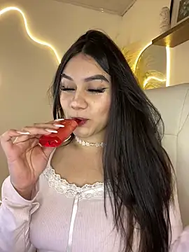 Snapshot of Zoe_Serrat chatting on 11/26/25, 12:38 Zoe Serrat online show from 11/26/25, 12:38