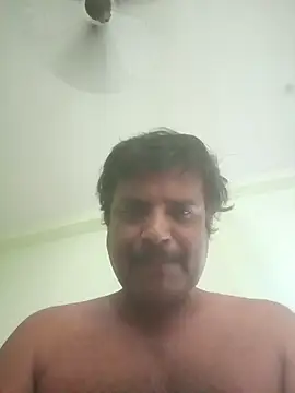 Snapshot of vardh033 chatting on 09/27/25, 08:42 vardh033 online show from 09/27/25, 08:42