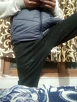 Snapshot of vardh033 chatting on 01/15/26, 04:54 vardh033 online show from 01/15/26, 04:54