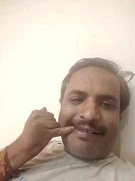 Snapshot of vardh033 chatting on 09/14/25, 05:24 vardh033 online show from 09/14/25, 05:24