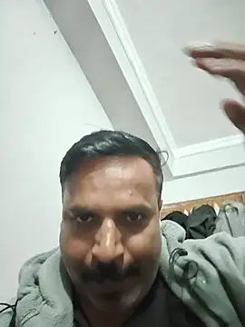 vardh033 online show from 12/16/25, 04:22