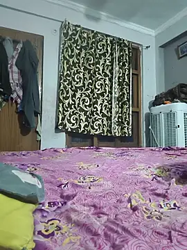 Snapshot of vardh033 chatting on 02/15/26, 11:47 vardh033 online show from 02/15/26, 11:47