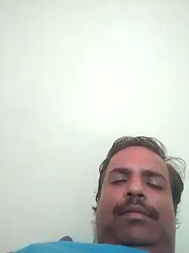 Snapshot of vardh033 chatting on 09/16/25, 05:14 vardh033 online show from 09/16/25, 05:14