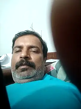 Snapshot of vardh033 chatting on 03/01/26, 04:56 vardh033 online show from 03/01/26, 04:56