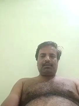 Snapshot of vardh033 chatting on 09/17/25, 09:06 vardh033 online show from 09/17/25, 09:06