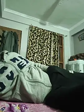 Snapshot of vardh033 chatting on 02/17/26, 02:09 vardh033 online show from 02/17/26, 02:09