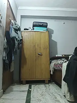 vardh033 online show from 11/14/25, 06:17