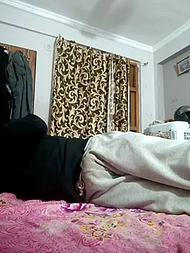 Snapshot of vardh033 chatting on 02/03/26, 10:53 vardh033 online show from 02/03/26, 10:53