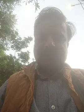 vardh033 online show from 10/25/25, 10:25