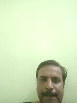 Snapshot of vardh033 chatting on 09/20/25, 04:56 vardh033 online show from 09/20/25, 04:56