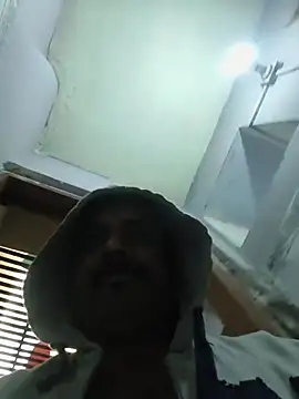 Snapshot of vardh033 chatting on 01/11/26, 07:26 vardh033 online show from 01/11/26, 07:26