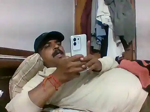 vardh033 online show from 11/04/25, 08:18