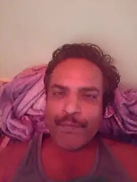 Snapshot of vardh033 chatting on 09/20/25, 04:50 vardh033 online show from 09/20/25, 04:50