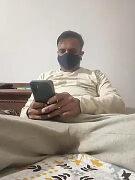 vardh033 online show from 12/05/25, 04:16