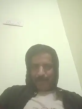 vardh033 online show from 10/28/25, 06:45