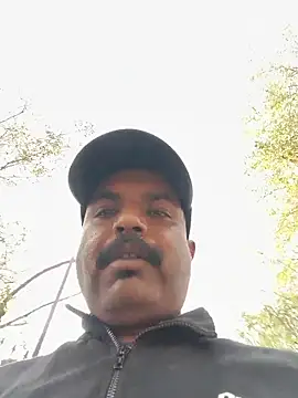 vardh033 online show from 11/28/25, 08:47