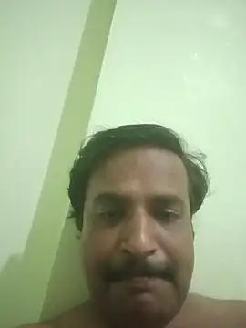 Snapshot of vardh033 chatting on 09/26/25, 07:10 vardh033 online show from 09/26/25, 07:10
