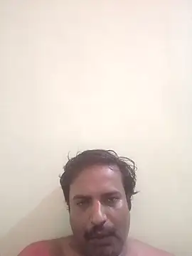 Snapshot of vardh033 chatting on 09/22/25, 12:27 vardh033 online show from 09/22/25, 12:27
