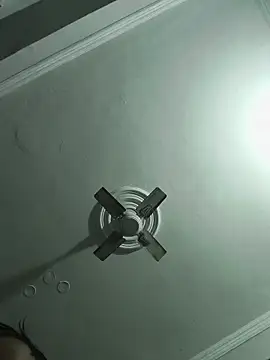 vardh033 online show from 11/19/25, 08:47