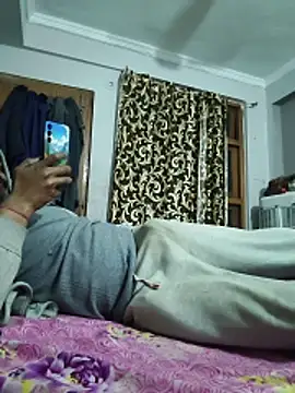 Snapshot of vardh033 chatting on 02/19/26, 11:45 vardh033 online show from 02/19/26, 11:45