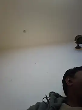 vardh033 online show from 11/16/25, 03:39