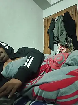 Snapshot of vardh033 chatting on 01/05/26, 05:27 vardh033 online show from 01/05/26, 05:27