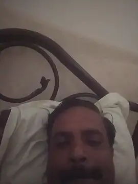 vardh033 online show from 10/22/25, 07:46