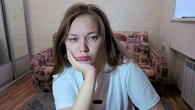 AlisaWyn online show from 11/12/25, 04:49