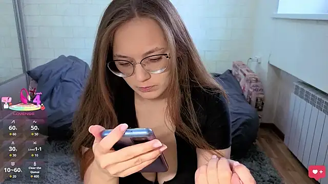 AlisaWyn online show from 11/05/25, 07:44