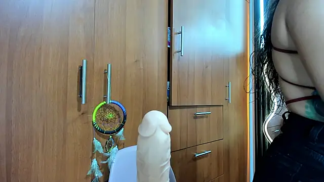 scarletr red online show from 02/08/26, 12:08