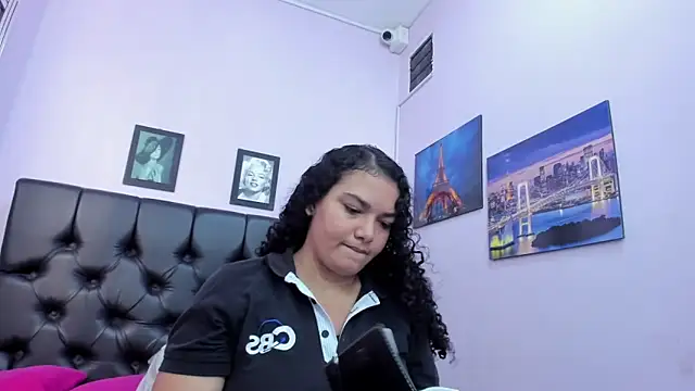 Adrianasex 69x online show from 11/27/25, 05:13