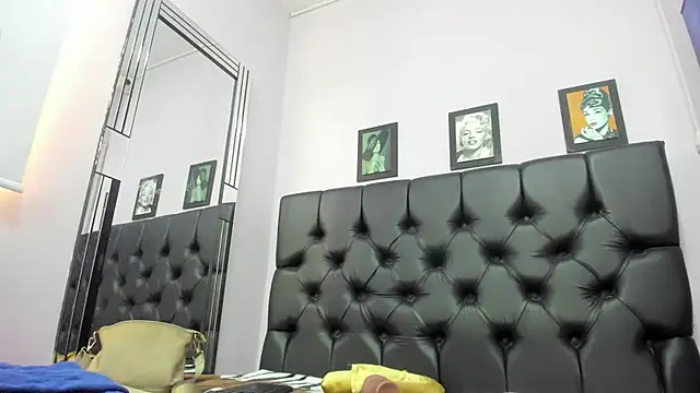 Adrianasex 69x online show from 11/19/25, 05:13