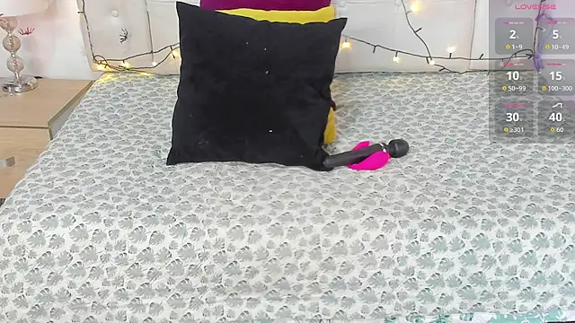 Snapshot of sara_coor chatting on 10/12/25, 07:37 sara coor online show from 10/12/25, 07:37