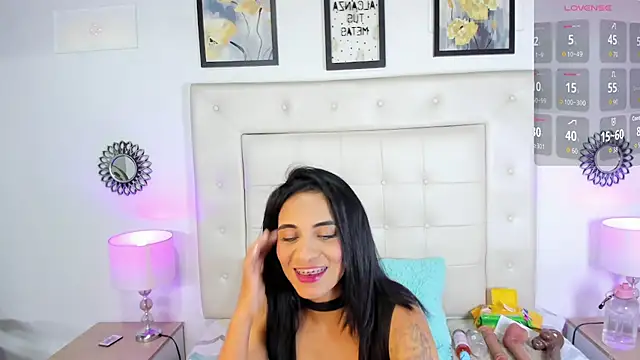 Snapshot of sara_coor chatting on 10/01/25, 07:51 sara coor online show from 10/01/25, 07:51