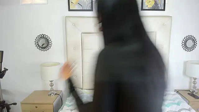 Snapshot of sara_coor chatting on 10/03/25, 07:15 sara coor online show from 10/03/25, 07:15