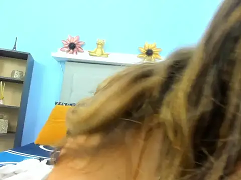 monalind220 online show from 10/24/25, 02:05