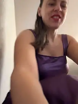 Snapshot of ladywithbigass chatting on 10/15/25, 05:06 ladywithbigass online show from 10/15/25, 05:06